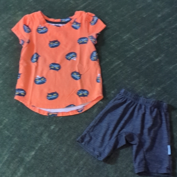 Cat & Jack Orange & Black Cat Head Halloween T-Shirt With Shorts - Size 3T - Picture 1 of 4